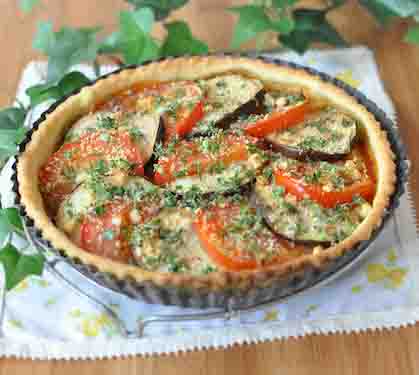 Recette de Tarte aux tomates, aubergines et chapelure persillée