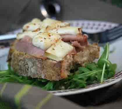 Recette de Tartines tomate, jambon et P’tit Basque Istara 