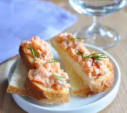 Recette de Toasts briochés au saumon et paprika