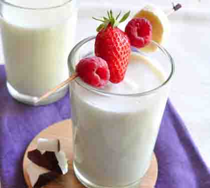 Recette de Lait de coco et sa brochette de fruits de saison