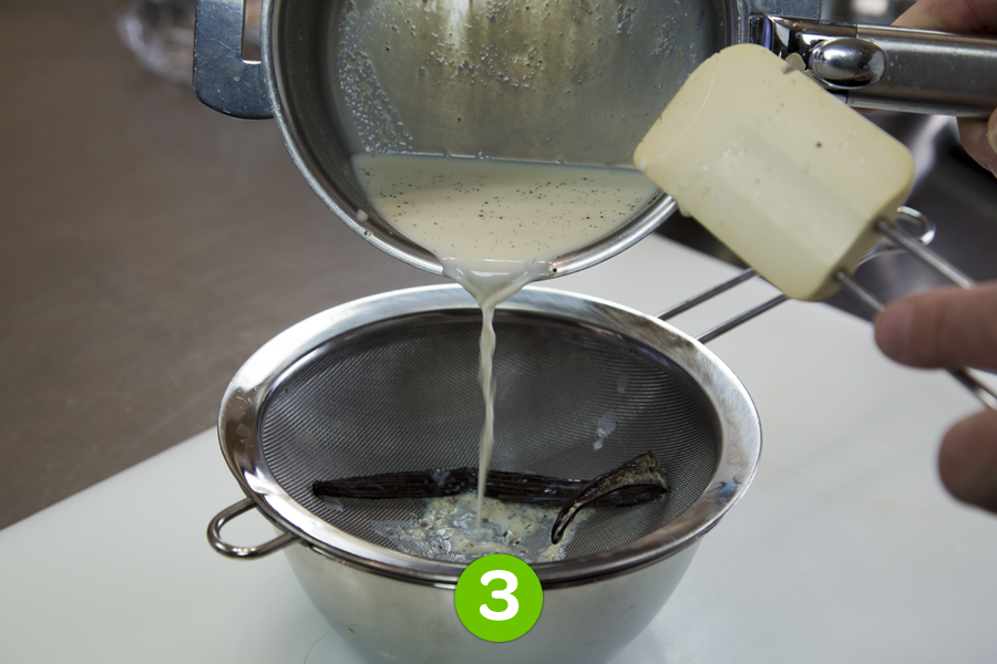 Recette de Crème anglaise à la vanille bourbon
