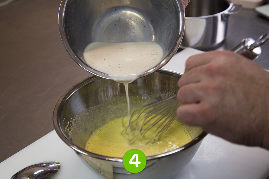 Recette de Crème anglaise à la vanille bourbon