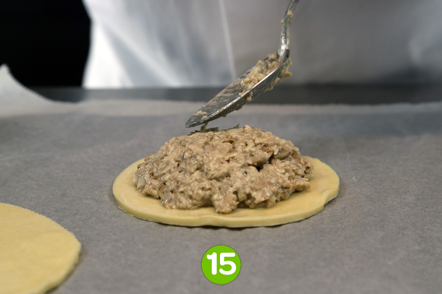 Recette de Feuilleté forestier de volaille au comté