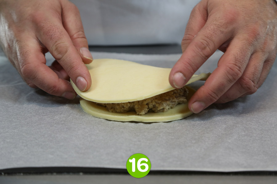 Recette de Feuilleté forestier de volaille au comté
