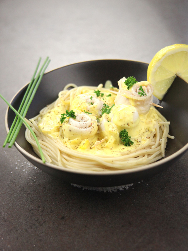 Recette de Nid de spaghettis, filets de sole et crème safranée