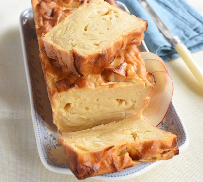 Recette de Gateau invisible aux pommes et caramel beurre salé