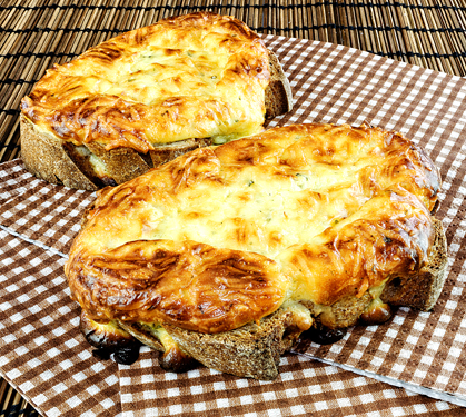 Recette de Tartines de fromage à l'ail et aux fines herbes