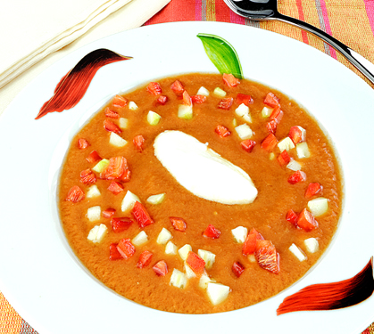 Recette de Gaspacho au yaourt et dés de légumes