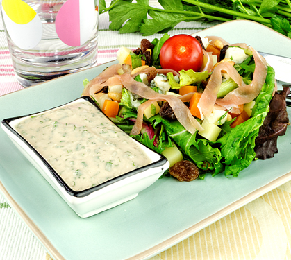 Recette de Salade fromagère, sauce yaourt aux herbes