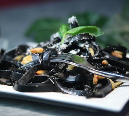 Linguine à l'encre de seiche - La Cuisine Italienne