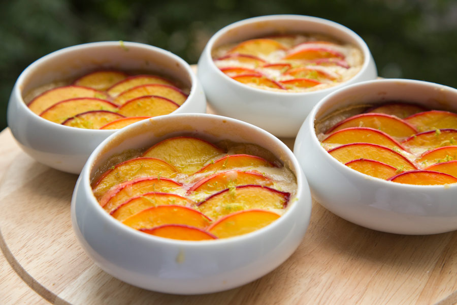 Pêches gratinées aux amandes