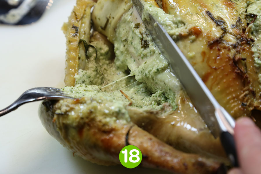 Recette de Poulet au beurre d'herbes et pommes grenaille
