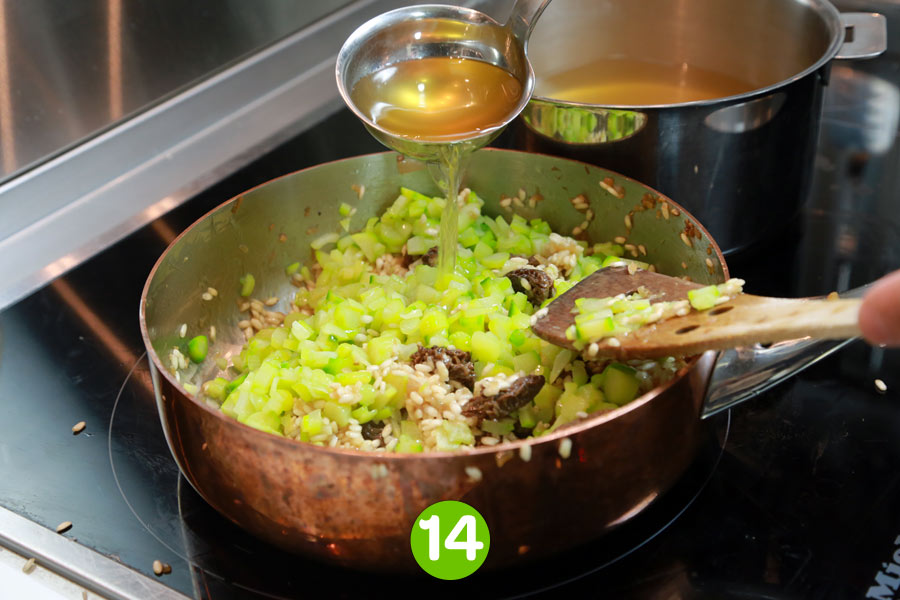 Recette de Risotto aux asperges et morilles