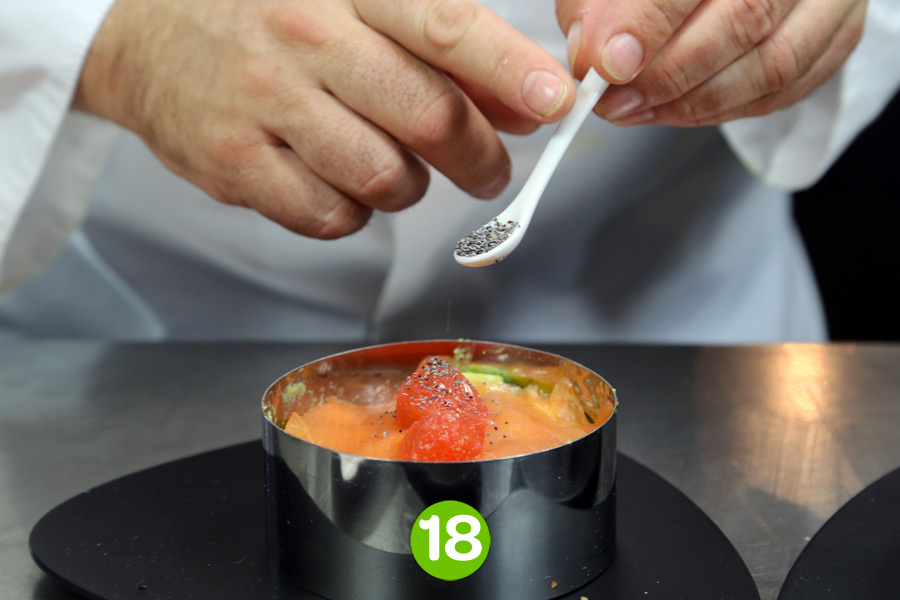 Recette de Saumon fumé au pamplemousse et concassée d’avocat à la coriandre