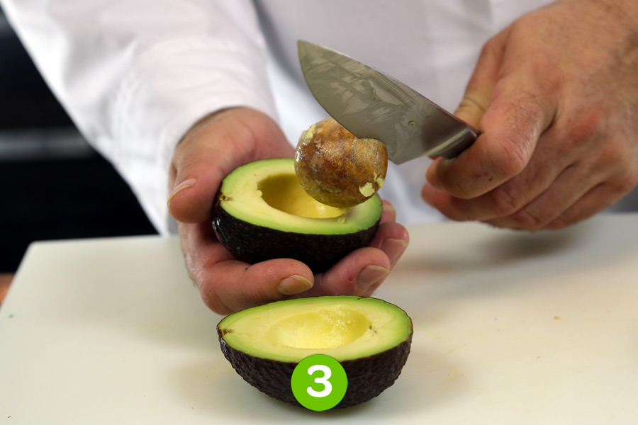 Recette de Saumon fumé au pamplemousse et concassée d’avocat à la coriandre