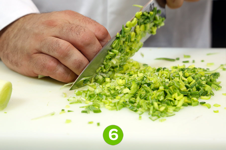 Recette de Saumon à l'unilatérale et sa fondue de poireaux