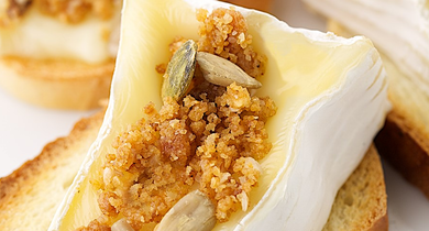 Toasts briochés camembert Président et crumble