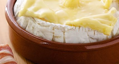 Camembert au barbecue et gressins