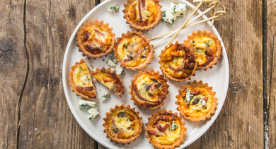 Mini quiches apéritives au Roquefort Société Petit Plaisir