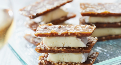 Millefeuille de poivre et sésame au camembert