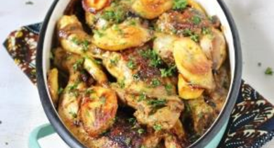 Poulet en sauce et bananes plantain caramélisées Président 
