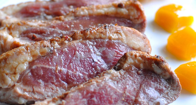 Magrets de canard à la rhubarbe et à la mangue