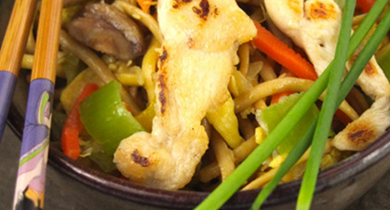 Poulet caramélisé, nouilles sautées
