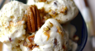 Glace à la vanille et noix de pécan