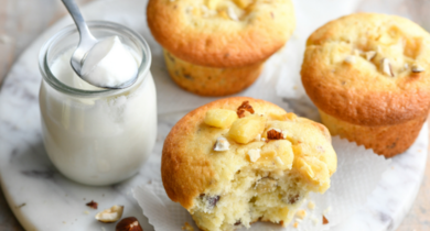 Muffins au Yaourt à la Vanille, aux Pommes Confites & Noisettes 