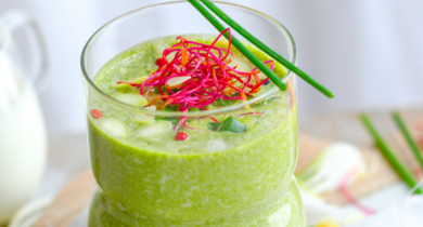 Velouté d'asperges au Kéfir Kremly & aux amandes