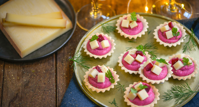 Petites tartelettes à la mousse de betterave & Comté Président 