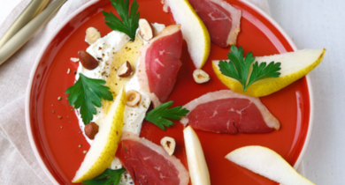 Labné Président poivre, poire, noisettes et magret fumé