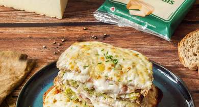 Croque-monsieur à la fondue de poireau et  tomme de brebis Lou Pérac