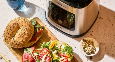 Bagel à la crème d’avocat et feta Salakis