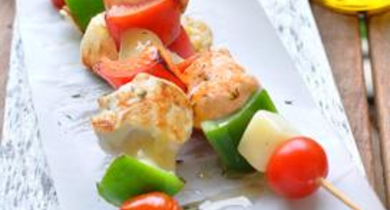 Brochettes au poulet et à la Tomme de Brebis Lou Pérac 