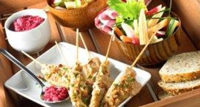 Brochettes de veau, Satay aux noix