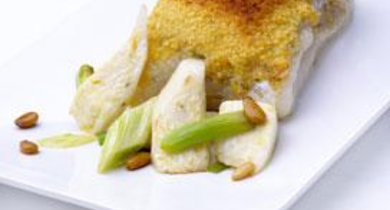 Cabillaud en croûte de beurre aux herbes, étuvée de radis noirs