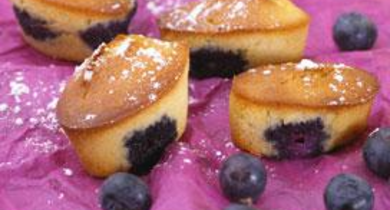 Cake à la farine de riz, myrtilles et citron vert