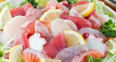 Carpaccio de Saint-Jacques aux agrumes et crème fouettée à la truffe