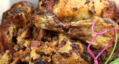 Chapon farci à la mangue, au foie gras et au pain d’épices