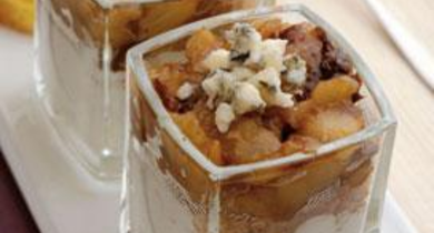 Crème de roquefort aux poires et aux pruneaux