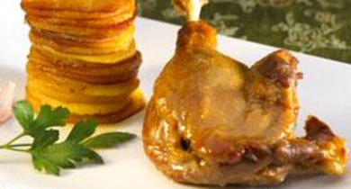 Cuisses de canard confites, pommes de terre salardaises