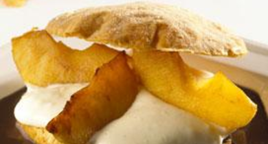 Feuillantine aux pommes, crème légère et chocolat