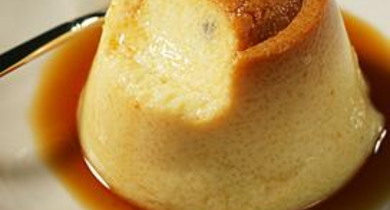 Gâteau de semoule aux raisins et caramel