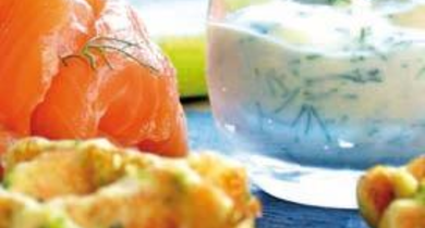 Gaufrettes aux petits légumes et saumon à la crème d'aneth