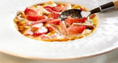 Gratin de fraises et rhubarbe