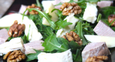 La salade normande au Camembert de Campagne et à l’andouille de Vire