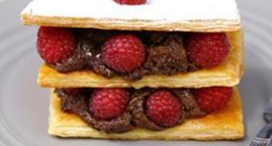 Millefeuilles de mousse choco et framboises