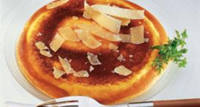 Omelette soufflée au parmesan
