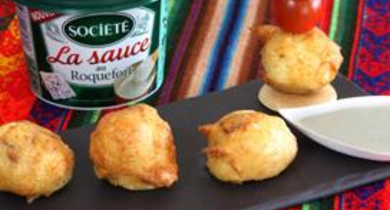 Petits accras du Combalou à la sauce au roquefort Société